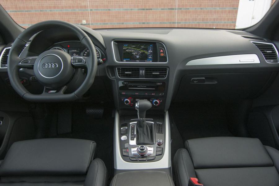 Торпедо Audi Q5 TDI Quattro (8R) 2013 года  (NA) (фото 26 из 33)